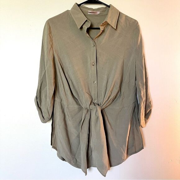 SKYLOR ROSE Button Down Top with Front Tie Size Small - Picture 1 of 4